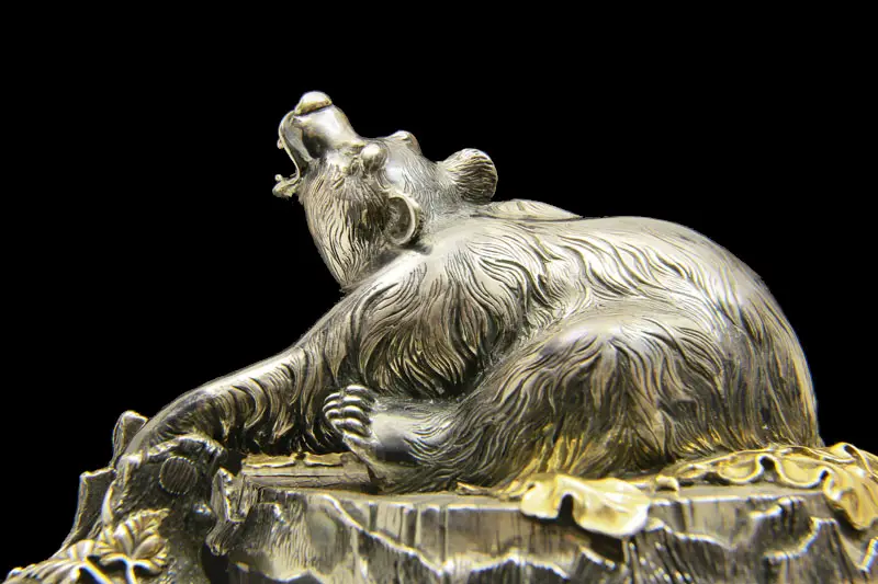 Пивная кружка из серебра «Медведь»