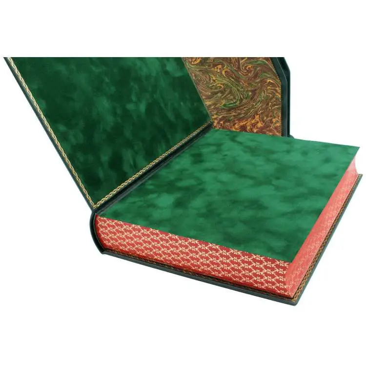 Подарочная книга в кожаном переплете "Энциклопедия Игорный дом " 