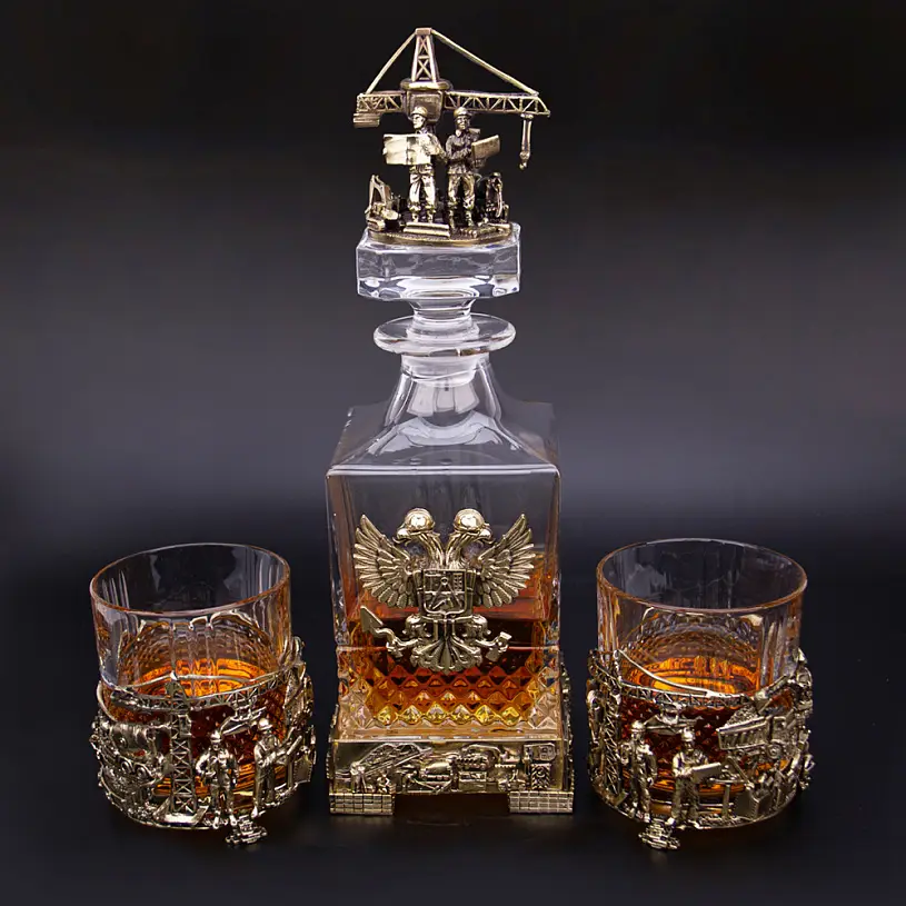 Набор для алкоголя из 2-ух бокалов и штофа "Строители"