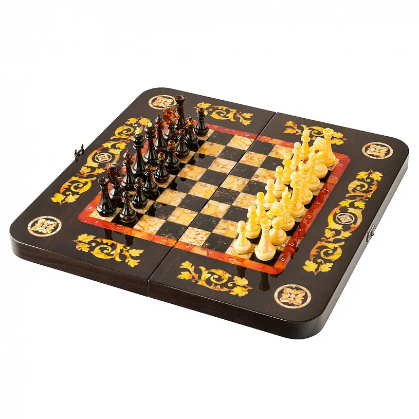 Шахматы из мореного дуба и янтаря "Классика"