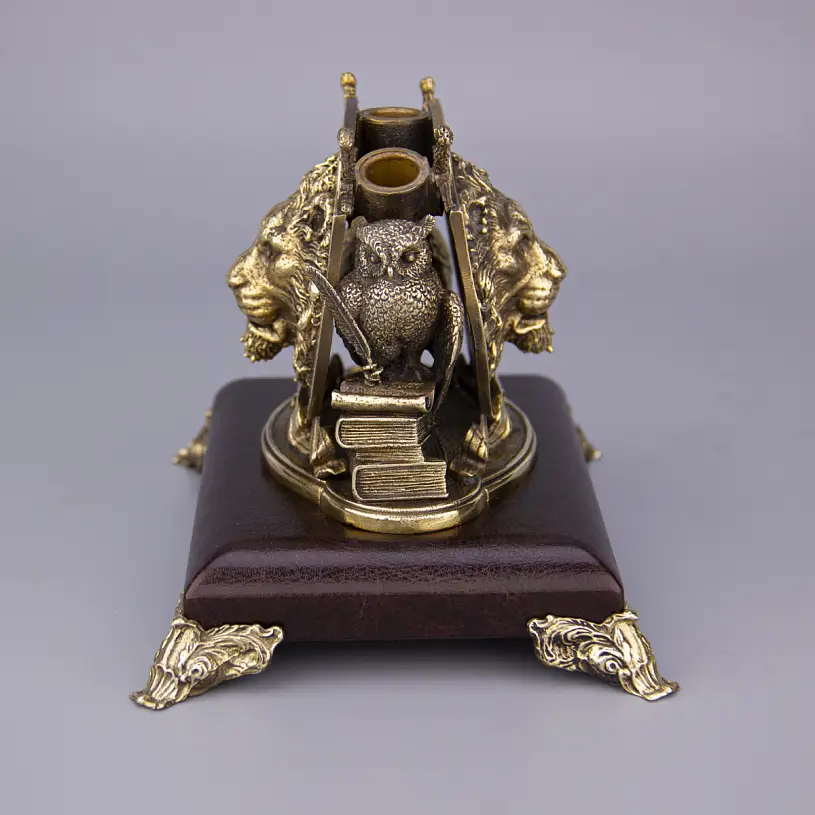 Подставка для ручек "Лев на щите" 