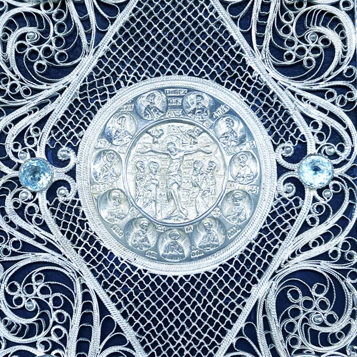 Православный Молитвослов с филигранью (серебро), топазами в замшевой шкатулке