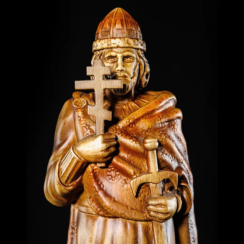 Часы настольные из дерева "Князь Владимир"