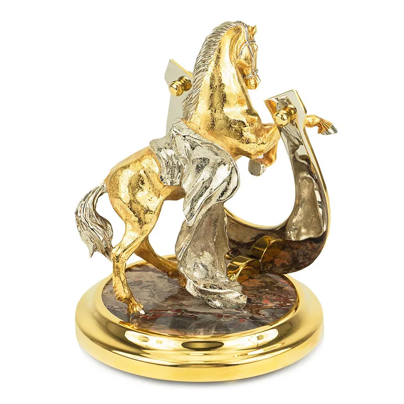 Конь с подковой "На удачу" яшма