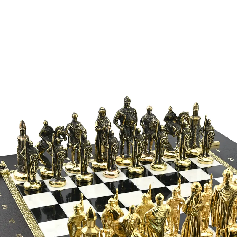 Шахматы в ларце "Русские войны"