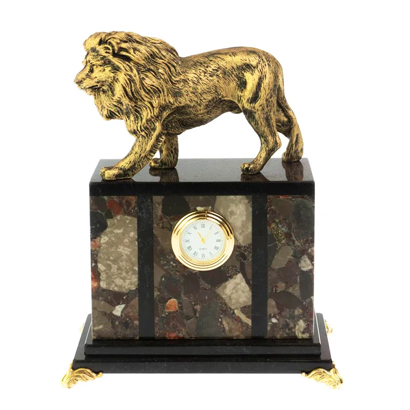 Часы из натурального камня  "Лев" 