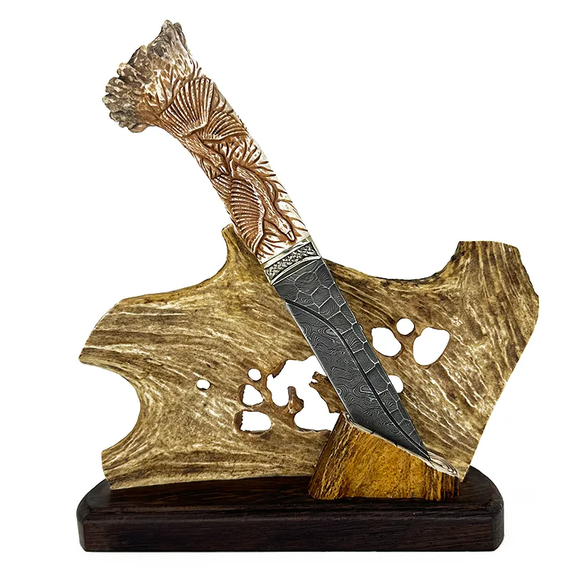 Нож из дамасской стали на подставке из кости "Охота"