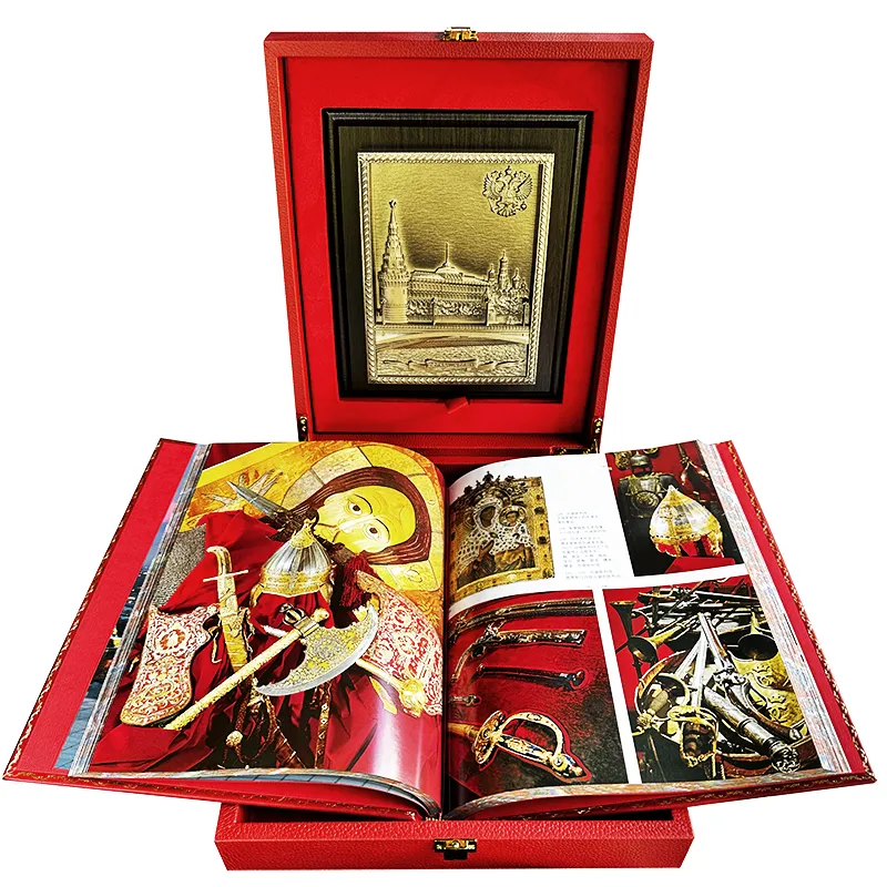 Подарочная книга Москва в футляре с плакеткой (на китайском языке)