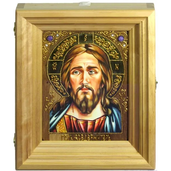 Икона "Господь Вседержитель" на мореном дубе с нимбом из сусального золота в березовом киоте