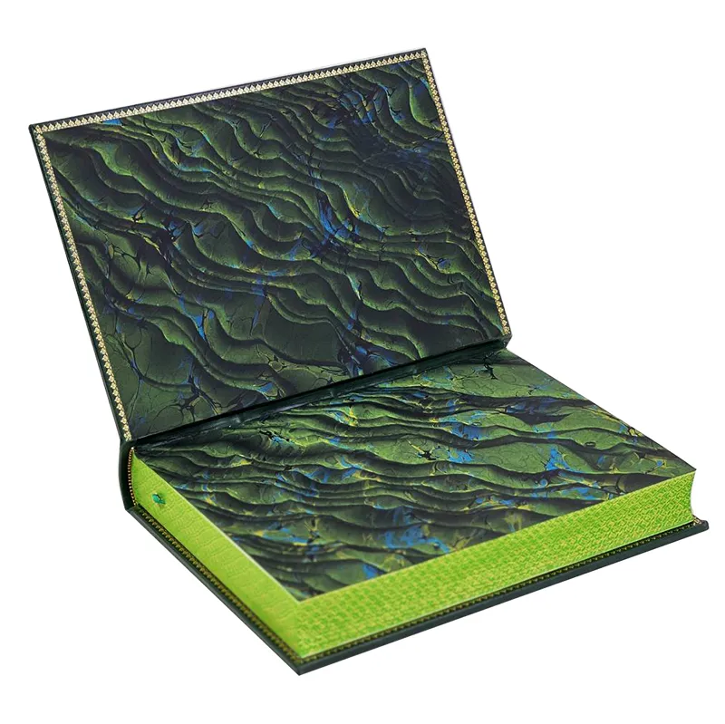 Подарочная книга в кожаном переплете "Охота в России во всех ее видах" Вавилов М.П.