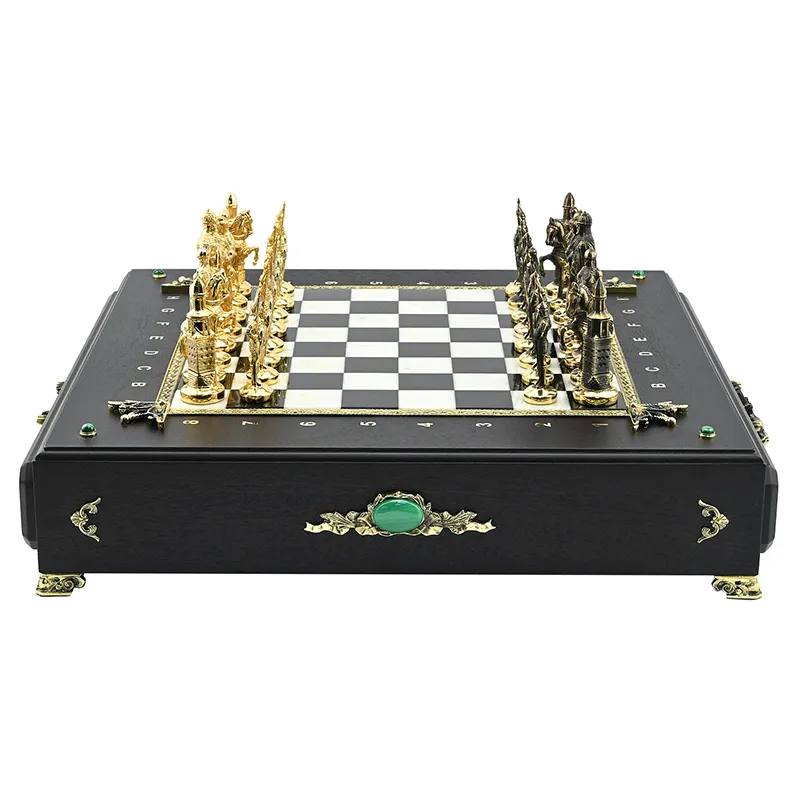 Шахматы в ларце "Русские войны"