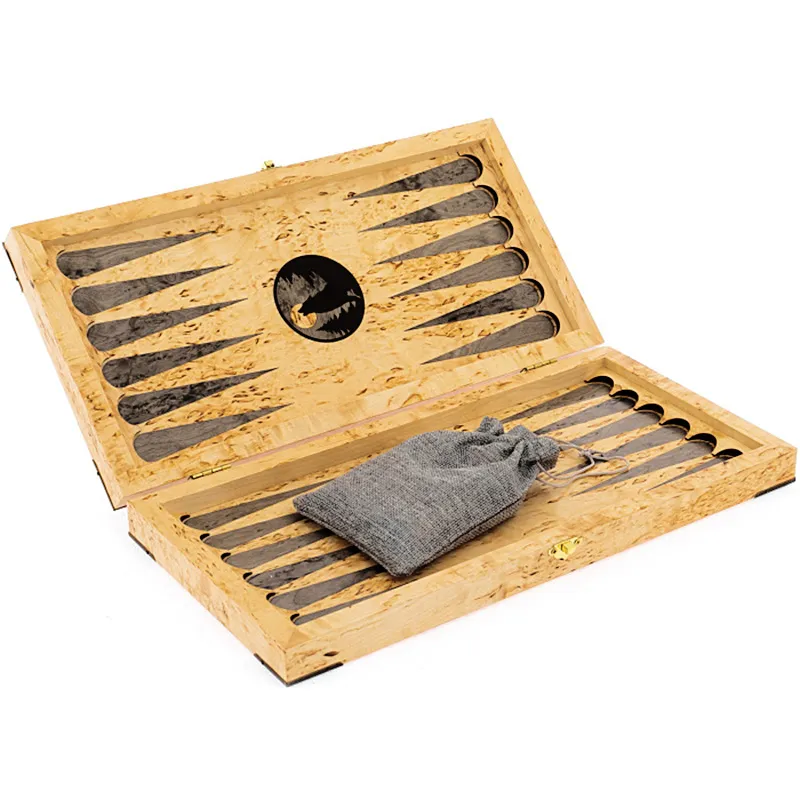 Нарды из карельской березы "Волк"