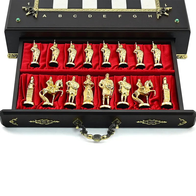 Шахматы в ларце "Русские войны"