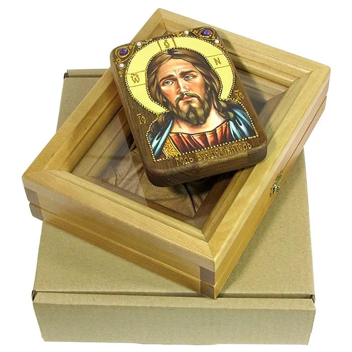 Икона "Господь Вседержитель" на мореном дубе с нимбом из сусального золота в березовом киоте