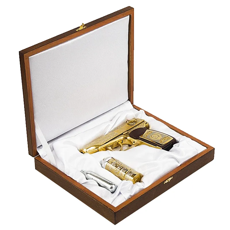 Золотой пистолет "СССР" пневматический