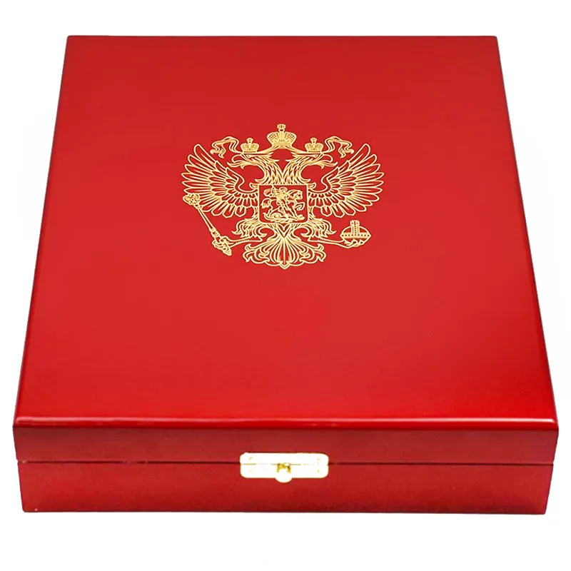 Подарочная книга "Москва" в лакированной шкатулке с картиной (на китайском языке)