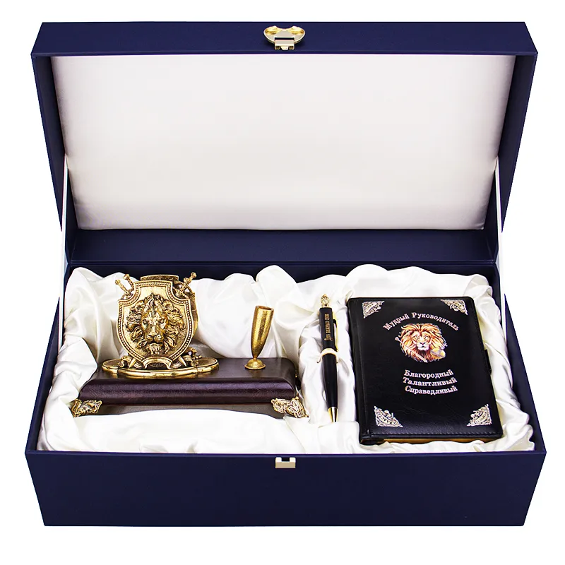 Набор руководителя "Лев на щите" с блокнотом