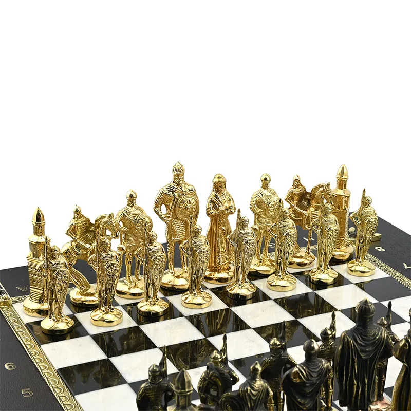 Шахматы в ларце "Русские войны"