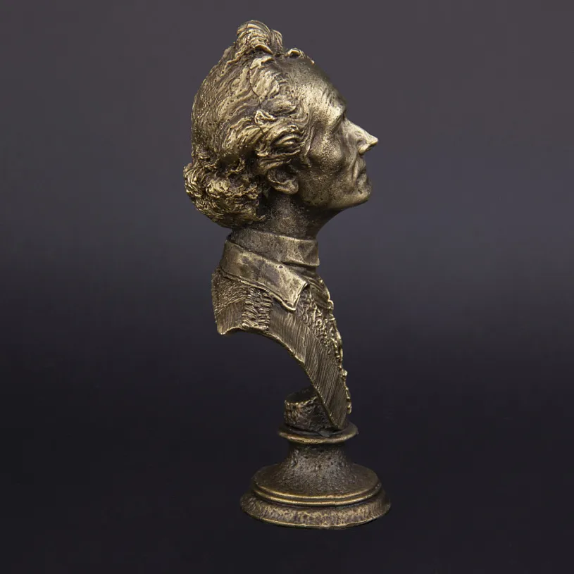 Бюст из бронзы "Суворов" 