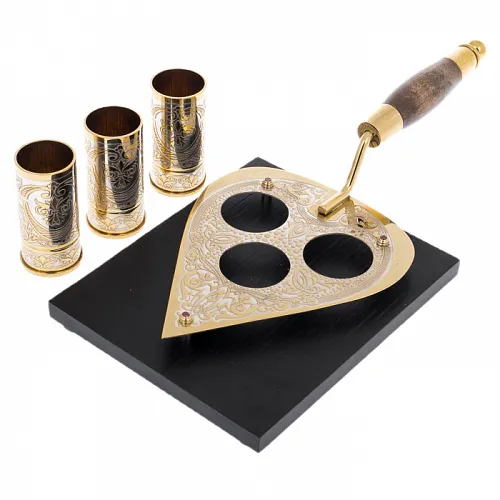 Питейный набор "Золотой мастерок" со стопками (Златоуст)