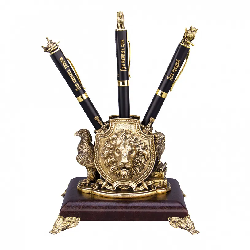 Подставка для ручек "Лев на щите" 