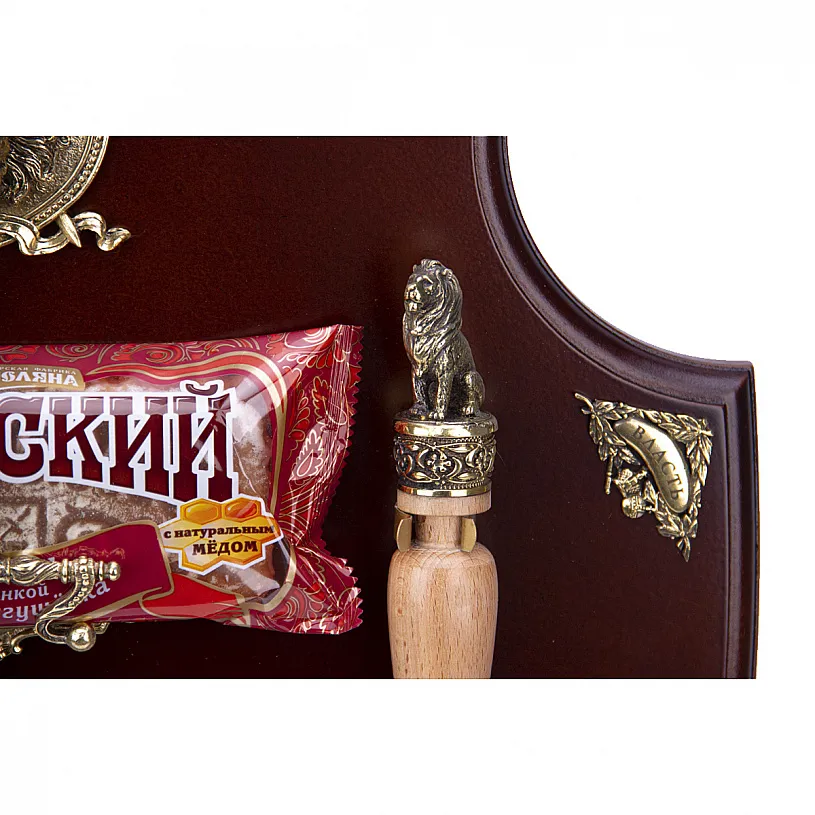 Набор руководителя на панно c кнутом и пряником "Лев"