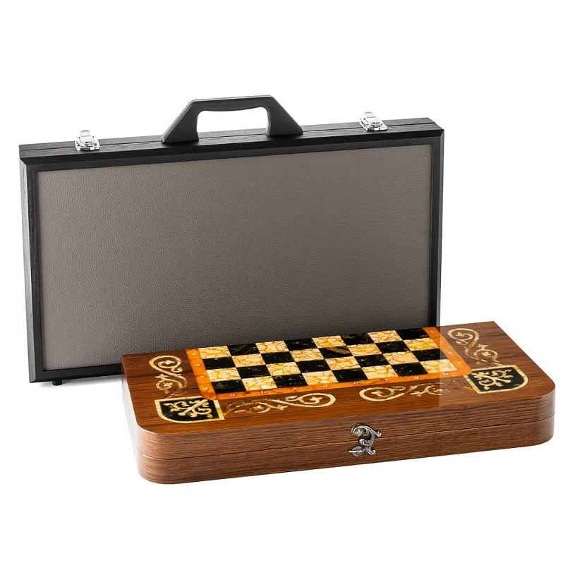 Шахматы из янтаря "Рыцарские"