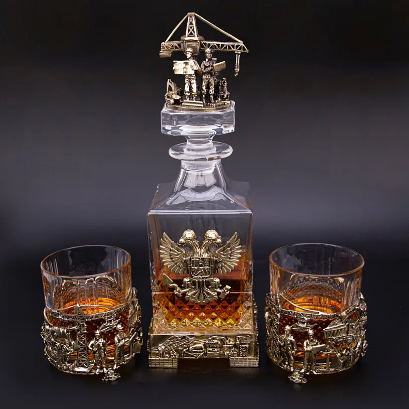 Набор для алкоголя из 2-ух бокалов и штофа "Строители"