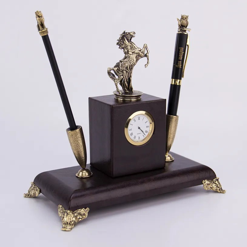 Настольный набор с часами "Лошадь"