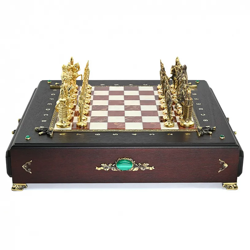 Шахматы подарочные в ларце "Русские"