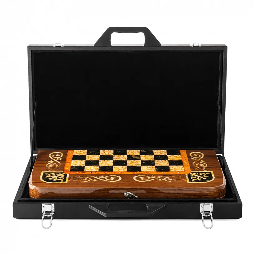 Шахматы из янтаря "Рыцарские"