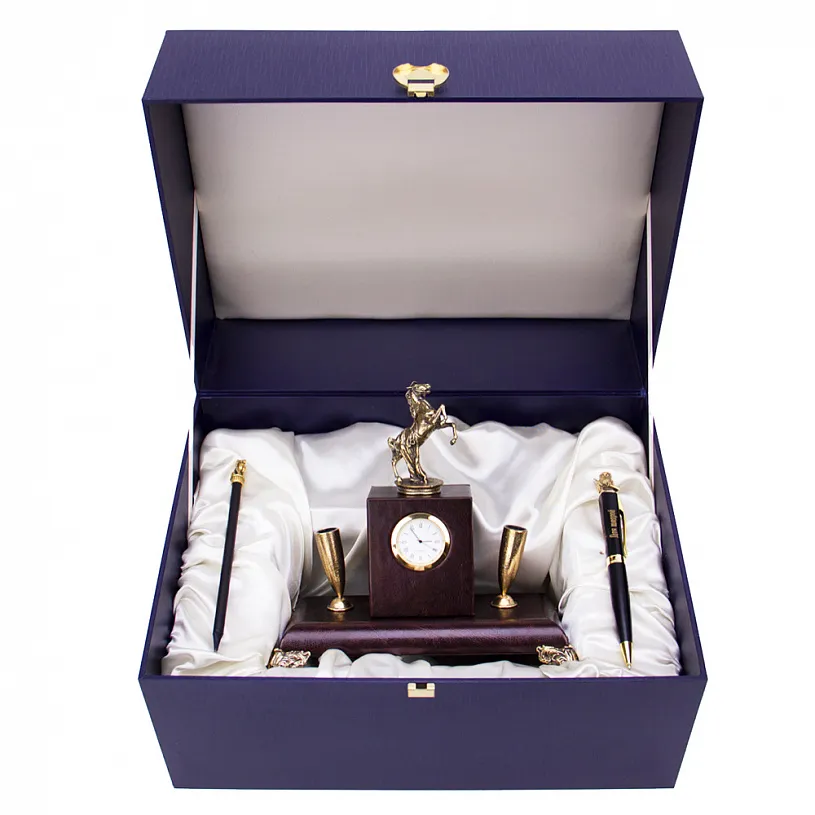 Настольный набор с часами "Лошадь"