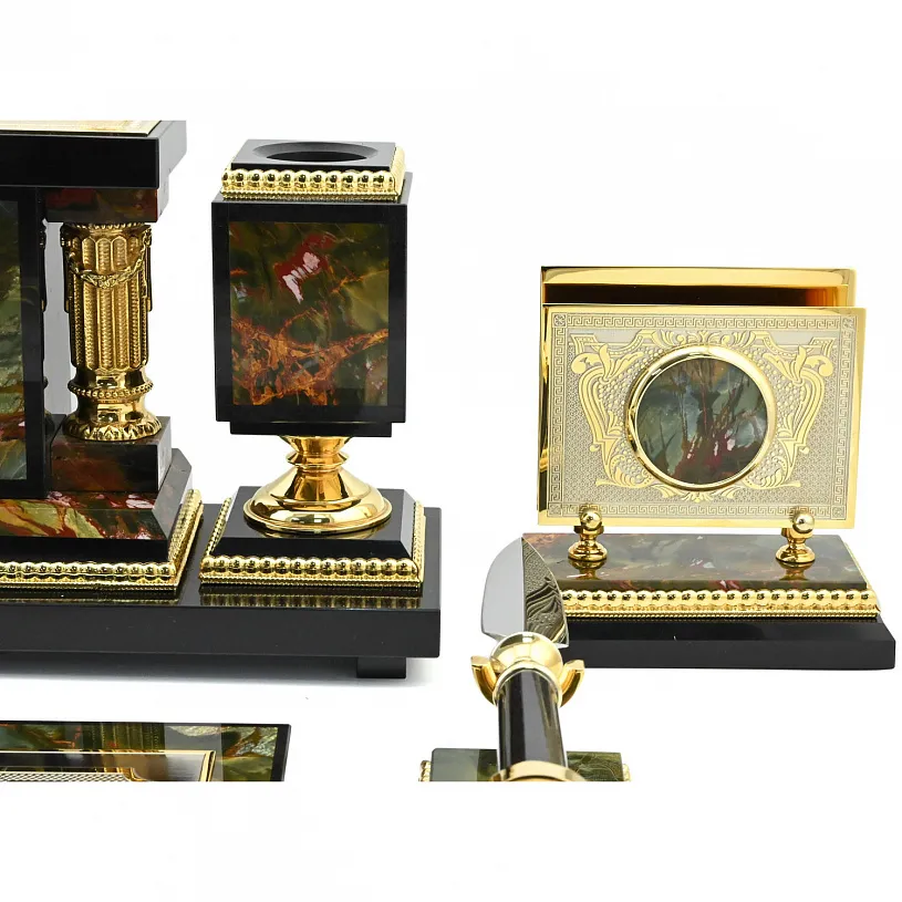 Настольный письменный набор из яшмы "Георгий победоносец" Златоуст