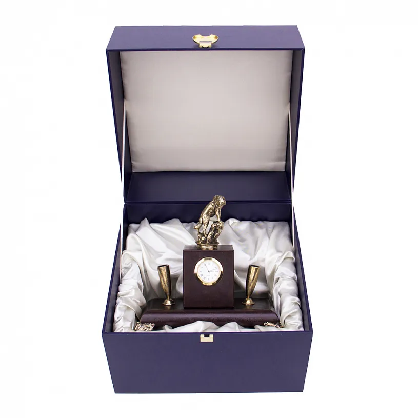 Держатель для письменных принадлежностей с часами "Волк"