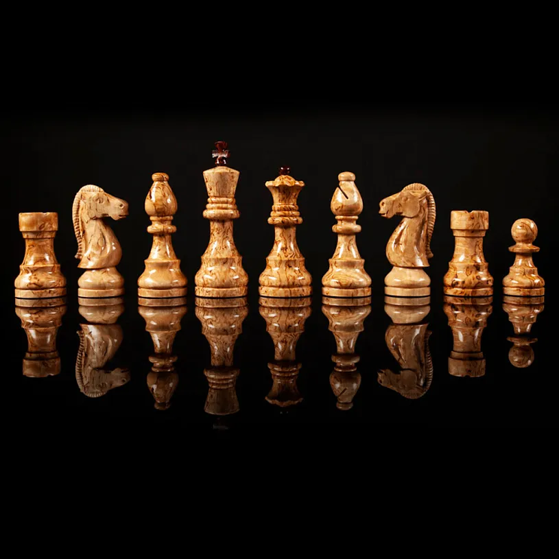 Шахматы из карельской березы "Королевство"