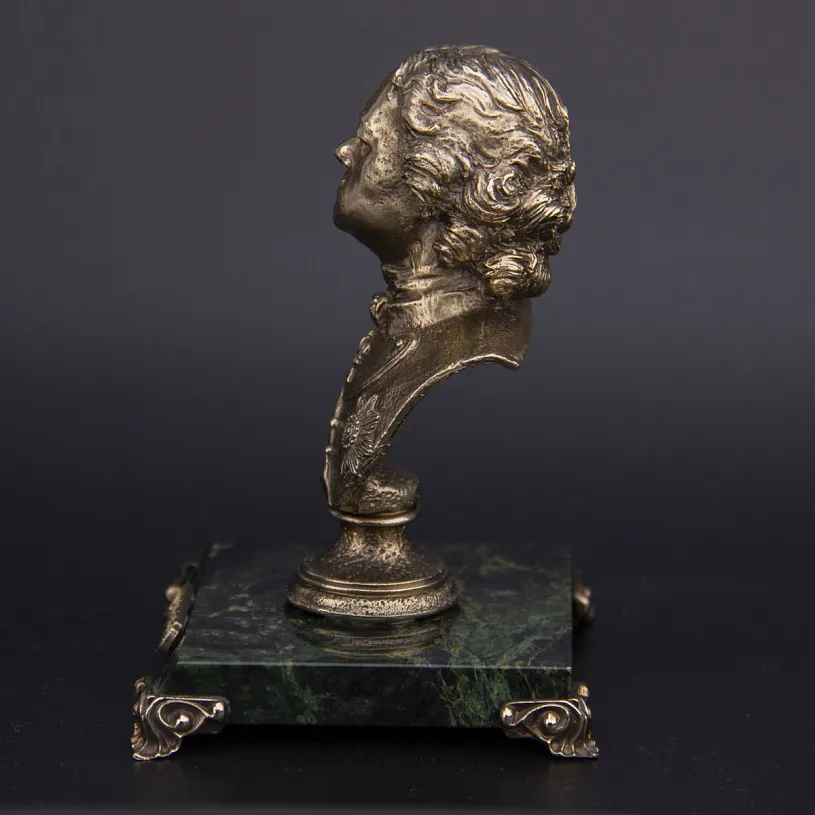 Бронзовый бюст "Петр I" 