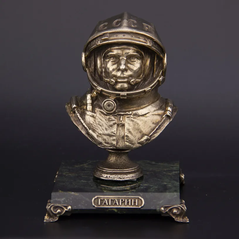 Бронзовый бюст "Гагарин" 