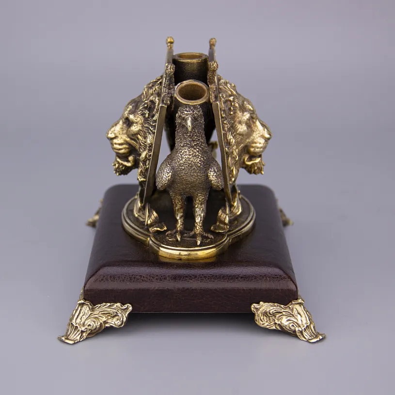 Подставка для ручек "Лев на щите" 