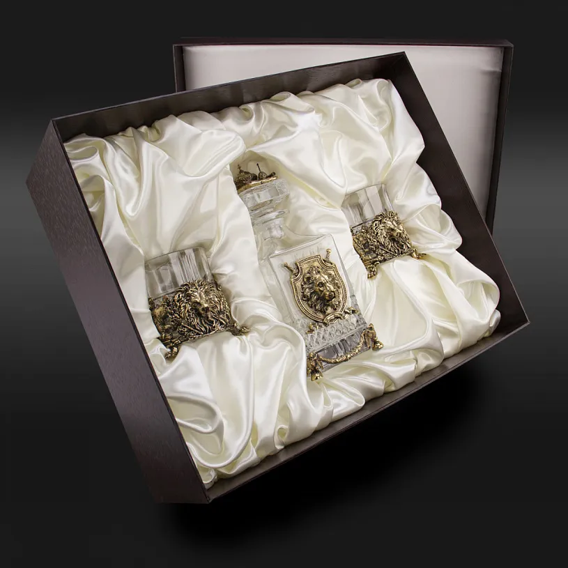 Набор для алкоголя из 2-ух бокалов и штофа "Царский"