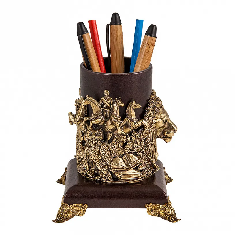 Подставка для письменных принадлежностей "Лев"