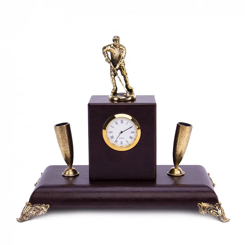 Держатель для письменных принадлежностей с часами "Хоккеист"