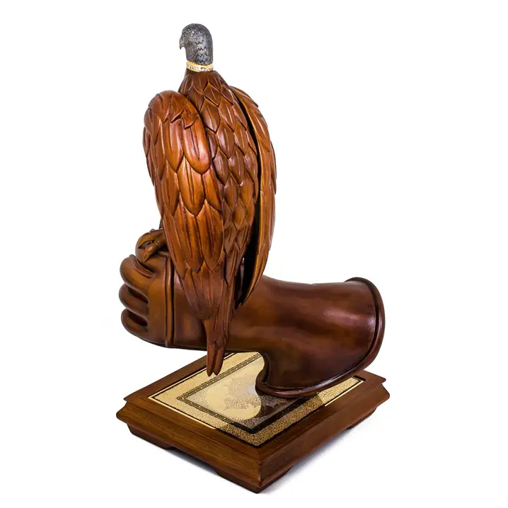 Нож на подставке "Соколиная охота" Златоуст