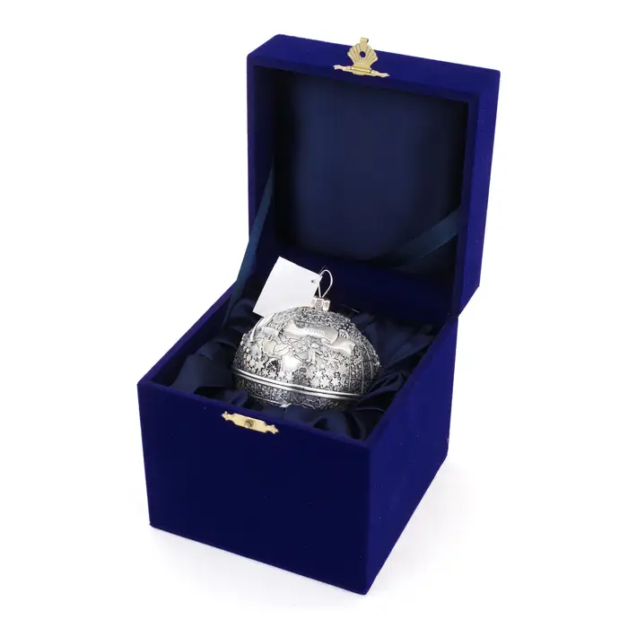 Серебряный елочный шар "Космос"