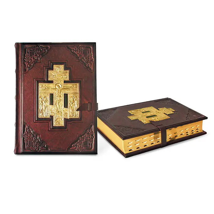 Библия в кожаном переплете с литьем