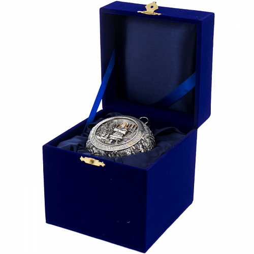 Серебряный елочный шар "Серебряные коньки"