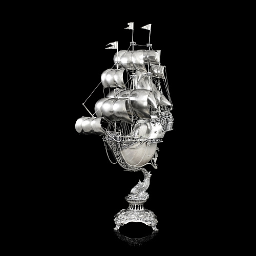 Эксклюзивный корабль из серебра