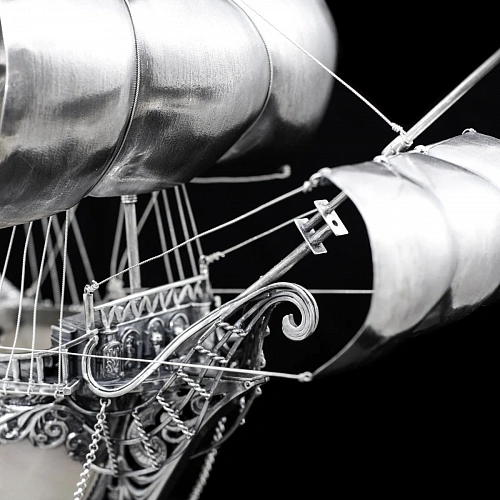 Эксклюзивный корабль из серебра