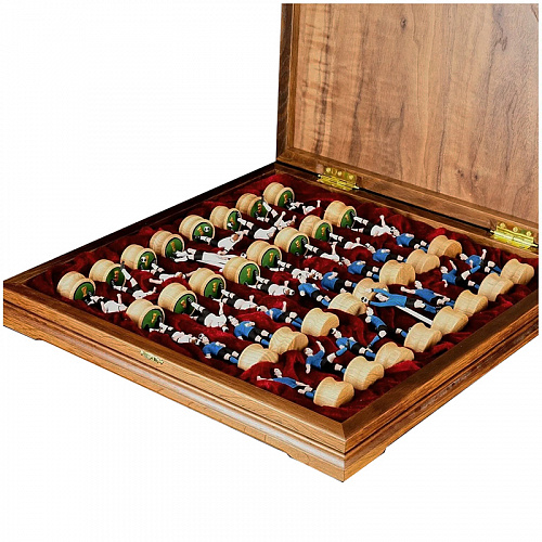 Подарочные шахматы из дуба "Футбол - Зенит"