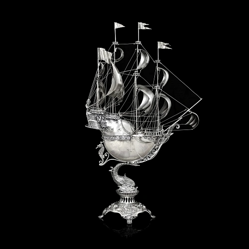 Эксклюзивный корабль из серебра