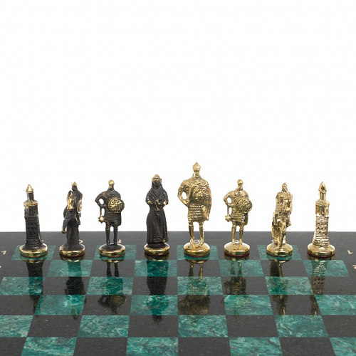 Шахматы ручной работы из змеевика "Русские"